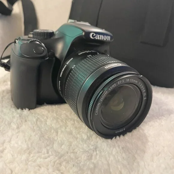 Canon EOS Rebel T3 Digital SLR w 18-55mm IS II Lens w/ acc - read below - Picture 6 of 7